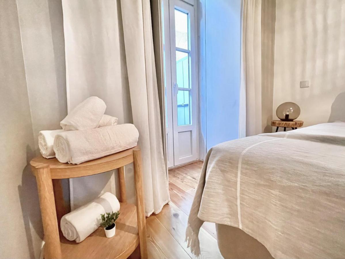 Vila Rosario 3 Studios With Patio By Homeful Homes Lisboa Ngoại thất bức ảnh