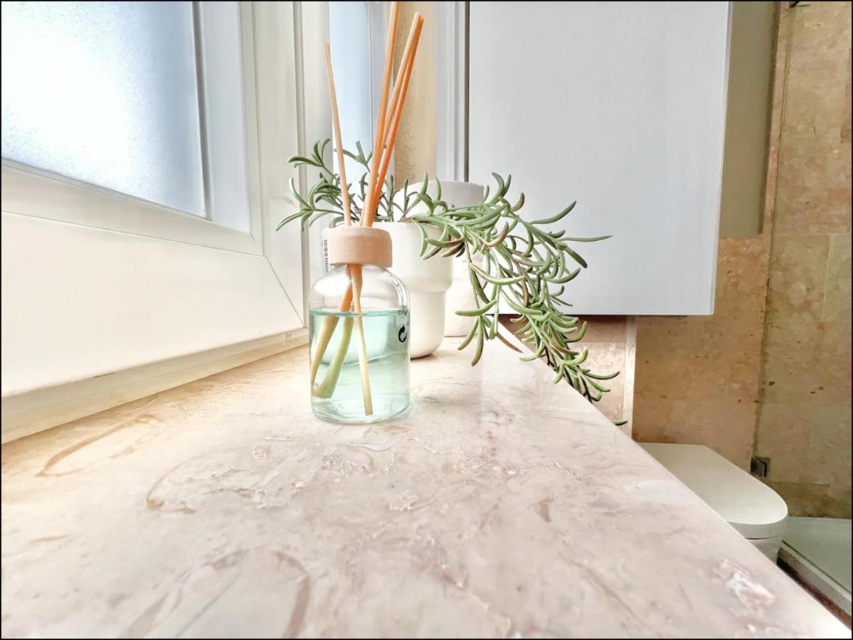 Vila Rosario 3 Studios With Patio By Homeful Homes Lisboa Ngoại thất bức ảnh